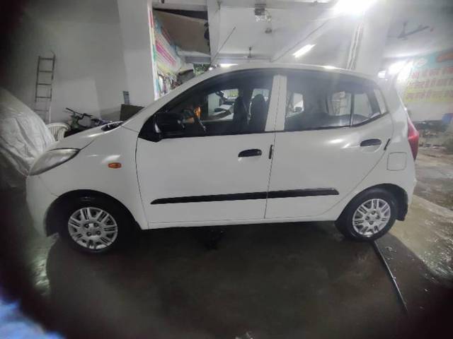 https://images10.gaadi.com/usedcar_image/3604129/original/processed_39dc51da-c105-4eb3-8307-d284f5ad5e93.jpg?imwidth=6400