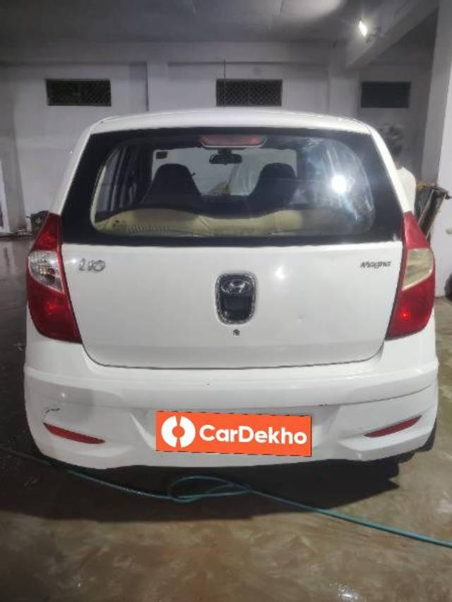 https://images10.gaadi.com/usedcar_image/3604129/original/processed_cc3215ea-358b-4048-baab-14fd0923ae55.jpg?imwidth=6402
