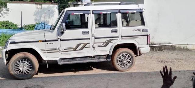https://images10.gaadi.com/usedcar_image/3604199/original/processed_1d74a2b9-f8e8-4e69-9e2d-a6dbe8ac6925.jpg?imwidth=6401