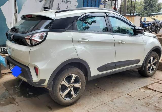 https://images10.gaadi.com/usedcar_image/3604206/original/processed_370a1816-3616-4287-ad9f-6c3d55c03c7a.jpg?imwidth=6401