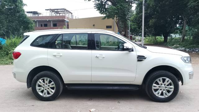 https://images10.gaadi.com/usedcar_image/3604212/original/img2883519__used_car_2883519_1696394686.jpg?imwidth=6401