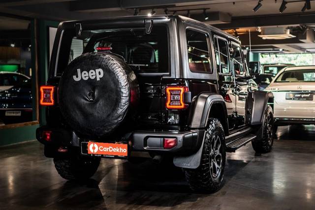 https://images10.gaadi.com/usedcar_image/3604301/original/processed_usedcar_4fff421d_56f5_42ce_a5f2_a1780fe506c1_6131696398990_1696399012.jpeg?imwidth=6402