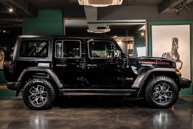https://images10.gaadi.com/usedcar_image/3604301/original/processed_usedcar_a6a3bc58_740f_456a_9897_cc16cf57ba5f_6131696398990_1696399012.jpeg?imwidth=6401