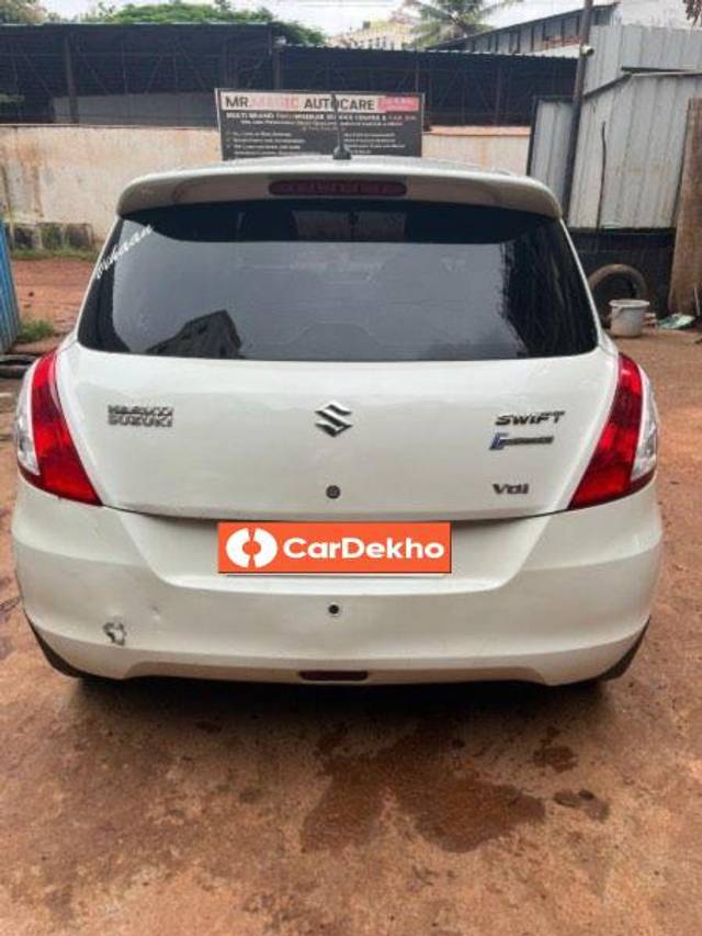 https://images10.gaadi.com/usedcar_image/3604443/original/processed_8533f5cd-324c-46a5-b132-05ffa66a00c7.jpeg?imwidth=6402
