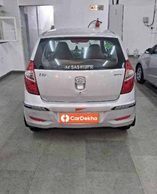 https://images10.gaadi.com/usedcar_image/3604639/original/processed_b1b879cd-63cc-4c0e-a2d2-96b02af83ee9.jpg?imwidth=6402
