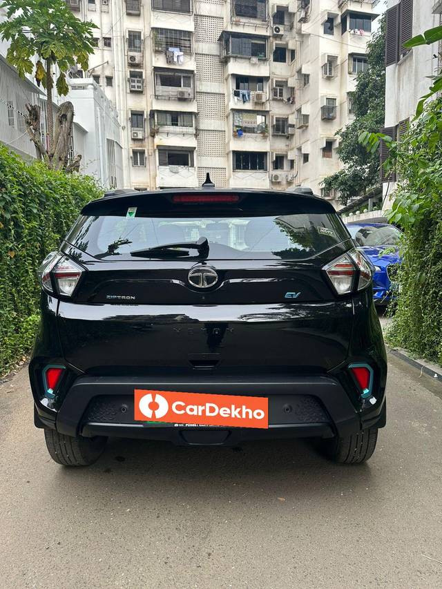 https://images10.gaadi.com/usedcar_image/3604703/original/processed_usedcar_whatsappimage2023_09_29at51234pm_1111696413055_1696413072.jpeg?imwidth=6402