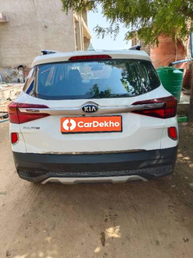 https://images10.gaadi.com/usedcar_image/3604777/original/processed_4bfe4576-a54e-4ca7-bab4-ad64dd2883aa.jpg?imwidth=6402