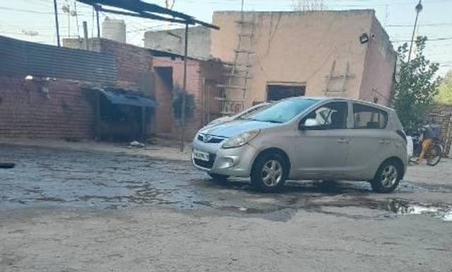 https://images10.gaadi.com/usedcar_image/3604978/original/processed_b6c81a43-b94f-4607-8225-8e5176a2e868.jpg?imwidth=6400