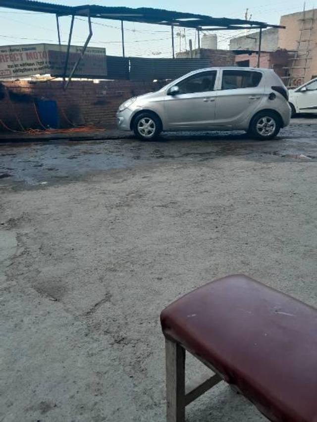 https://images10.gaadi.com/usedcar_image/3604978/original/processed_e7a83d6e-b100-48c5-9a36-b9dffb549fb8.jpg?imwidth=6401