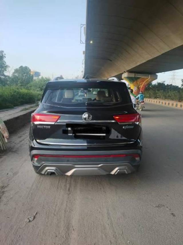 https://images10.gaadi.com/usedcar_image/3605026/original/processed_406f421a-44b2-4f6e-9724-6dd090c0c090.jpg?imwidth=6400