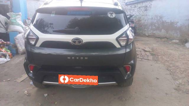 https://images10.gaadi.com/usedcar_image/3605068/original/processed_1985f092-46c3-452a-8a72-7793ca6b39f6.jpeg?imwidth=6401