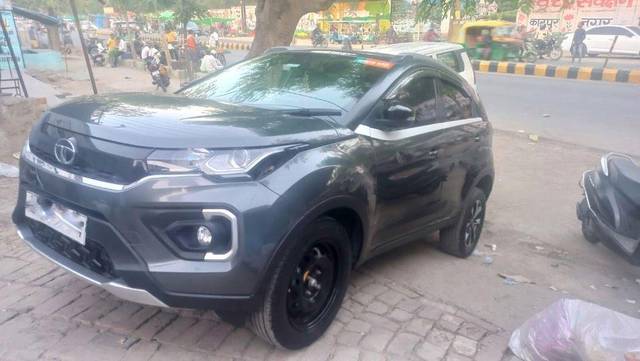 https://images10.gaadi.com/usedcar_image/3605068/original/processed_5916c5c7-5a8b-4844-ac30-7162e9c9d297.jpeg?imwidth=6402