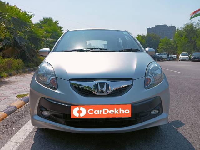https://images10.gaadi.com/usedcar_image/3605145/original/processed_img2884014__usedcar_whatsappimage2023_10_04at10754pm_9661696426436_1696426444.jpeg?imwidth=6400