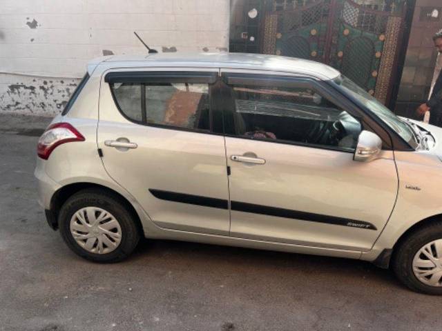 https://images10.gaadi.com/usedcar_image/3605159/original/processed_b63bbed1-e78b-4c21-9f55-c3b6ca5981e8.jpeg?imwidth=6401
