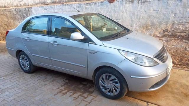 https://images10.gaadi.com/usedcar_image/3605199/original/processed_207a8fb4-2ea6-4086-87d4-3d2e5098ef89.jpg?imwidth=6400