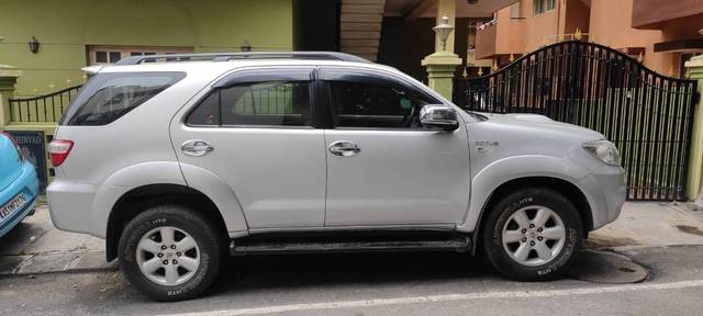 https://images10.gaadi.com/usedcar_image/3605243/original/processed_d34e8148-1424-4dd4-9814-83c7741715c1.jpg?imwidth=6401