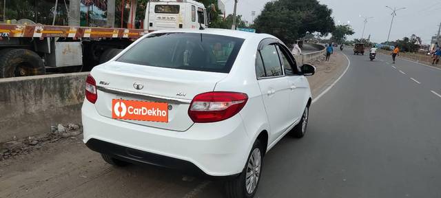 https://images10.gaadi.com/usedcar_image/3605271/original/processed_8c1f92f6-b312-446b-9ff6-5dbf035dea00.jpg?imwidth=6401
