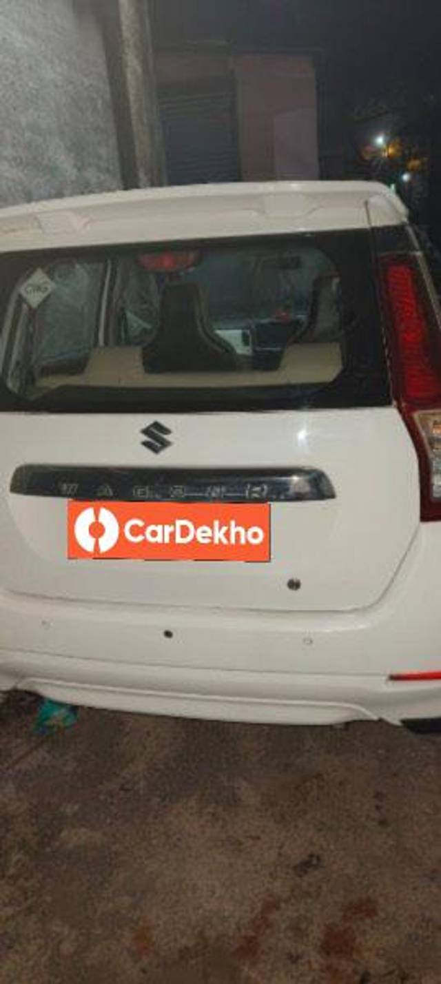 https://images10.gaadi.com/usedcar_image/3605290/original/processed_2f31973a-2805-44e9-b52f-51209e57ef42.jpeg?imwidth=6401