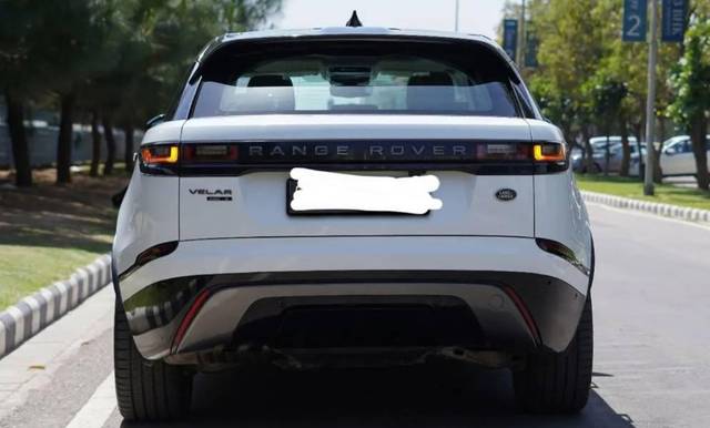 https://images10.gaadi.com/usedcar_image/3605310/original/processed_98d50758-51ca-4a3a-a6fe-be8fed28a85b.jpg?imwidth=6402