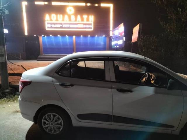 https://images10.gaadi.com/usedcar_image/3605367/original/processed_66957d52-d3ea-48ff-8ee2-244944c88874.jpg?imwidth=6401