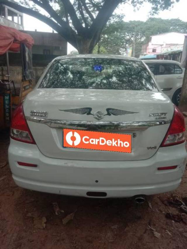 https://images10.gaadi.com/usedcar_image/3605449/original/processed_8b07956f-b9ee-46f4-9847-cf5aded51b43.jpg?imwidth=6402