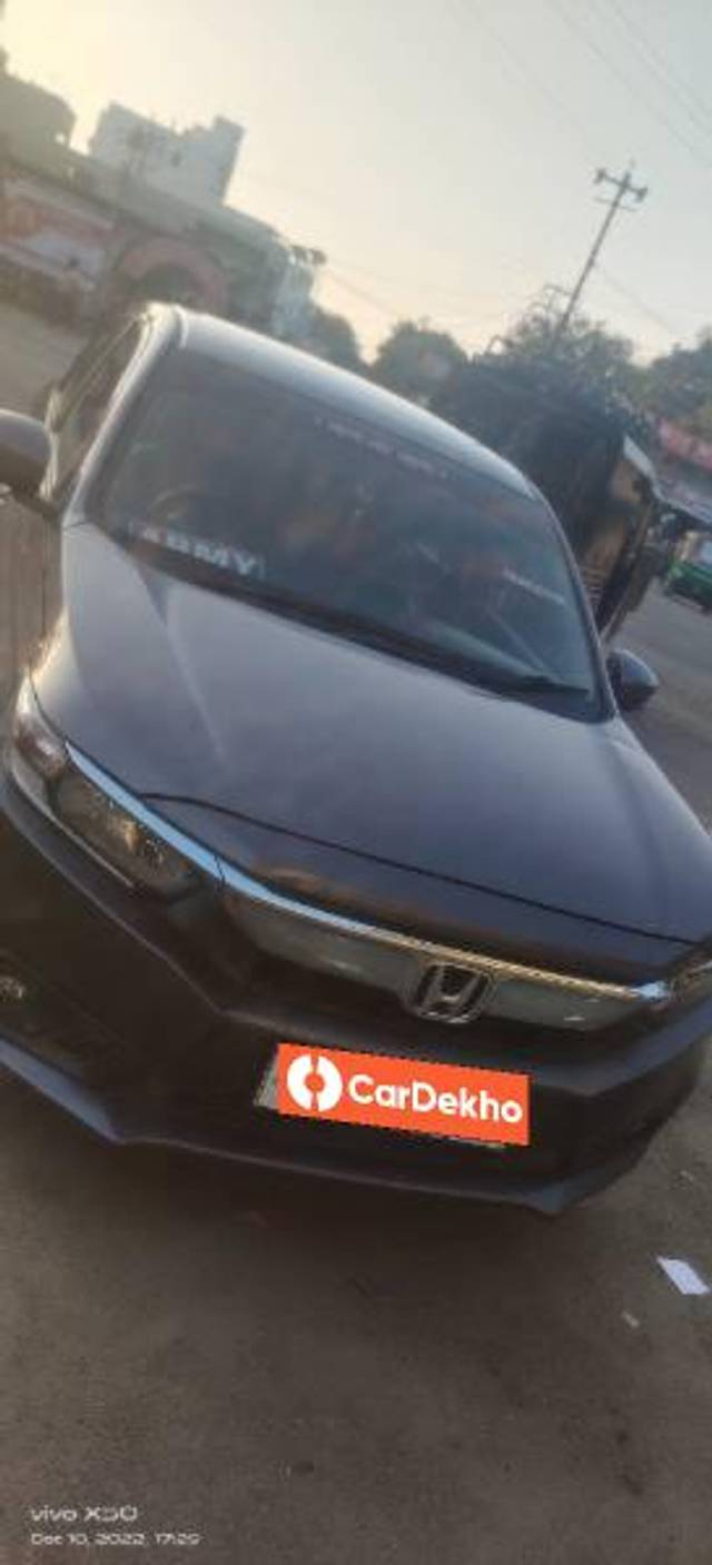 https://images10.gaadi.com/usedcar_image/3605512/original/processed_f170bc1a-1e25-412f-987e-11bf1524ddce.jpg?imwidth=6400