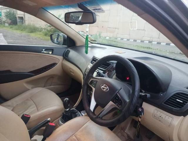 https://images10.gaadi.com/usedcar_image/3605531/original/processed_0d440985-113f-42c6-88d1-d0752a88200a.jpg?imwidth=6402