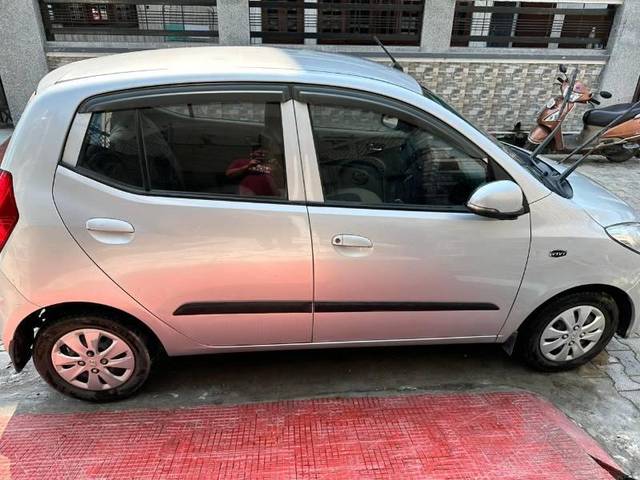 https://images10.gaadi.com/usedcar_image/3605541/original/processed_77897a93-a8ff-4b1d-ad79-6610db90749c.jpg?imwidth=6401