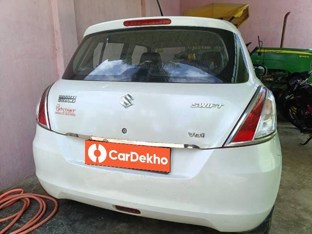 https://images10.gaadi.com/usedcar_image/3605731/original/processed_6abb284b-1a8e-4ef7-b49a-d29f400e598f.jpg?imwidth=6401