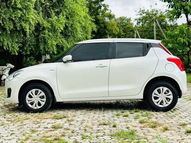 https://images10.gaadi.com/usedcar_image/3605922/original/processed_img2884250__usedcar_e79b8bdd_ff65_48ae_befd_02125f627fda_742601696488527_1696488749.jpg?imwidth=6402