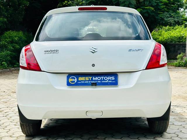 https://images10.gaadi.com/usedcar_image/3605949/original/processed_img2884265__usedcar_913f5690_4672_4266_a88c_753830b75dfb_742601696489063_1696489415.jpg?imwidth=6402