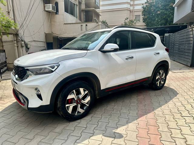 https://images10.gaadi.com/usedcar_image/3605960/original/img2884272__used_car_2884272_1703317633.jpg?imwidth=6402