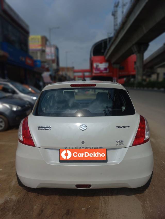 https://images10.gaadi.com/usedcar_image/3605986/original/processed_img2884290__used_car_2884290_1696490795.jpg?imwidth=6402