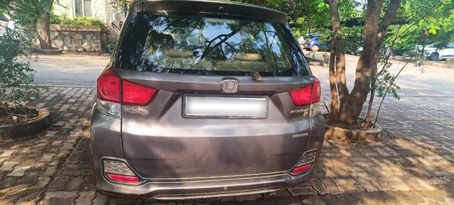 https://images10.gaadi.com/usedcar_image/3606020/original/processed_70435de9-bc3b-4f42-8bff-0ec8e4e3bc1b.jpg?imwidth=6402