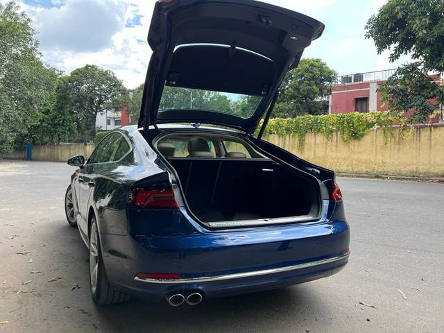 https://images10.gaadi.com/usedcar_image/3606124/original/img2884377__usedcar_whatsappimage2023_09_11at13031pm_5__2884377_1696495337.jpeg?imwidth=6402