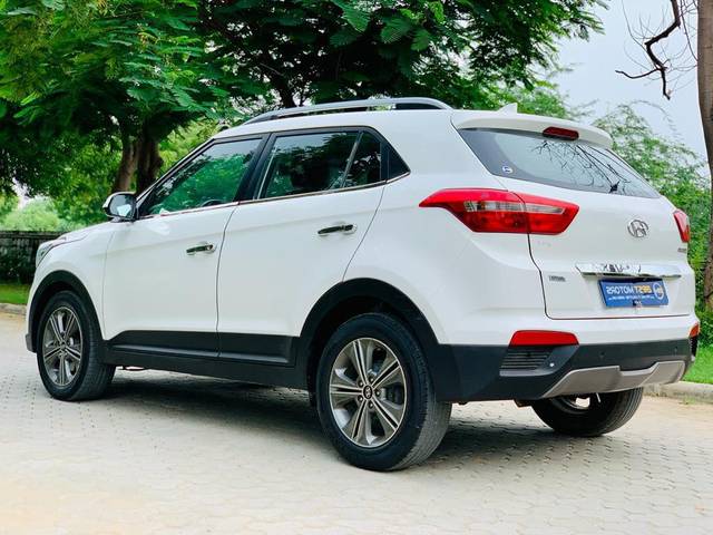https://images10.gaadi.com/usedcar_image/3606261/original/processed_img2884459__usedcar_86aa4a74_fad6_469e_9a1a_f7e087ca7ff8_742601696497987_1696498005.jpg?imwidth=6402
