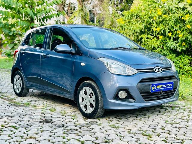 https://images10.gaadi.com/usedcar_image/3606396/original/processed_img2884543__usedcar_2215ce6f_3392_44c0_bc45_c613f41becba_742601696501041_1696501150.jpg?imwidth=6400