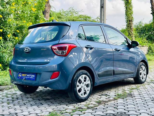 https://images10.gaadi.com/usedcar_image/3606396/original/processed_img2884543__usedcar_3a28867e_52b2_4f53_9cdd_2401b21c000a_742601696501041_1696501212.jpg?imwidth=6402