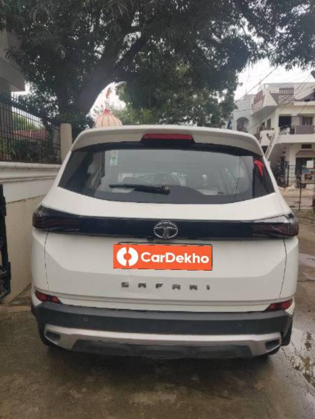 https://images10.gaadi.com/usedcar_image/3606718/original/processed_e0610c79-79c0-4fc5-aa03-272694ad2d61.jpg?imwidth=6401