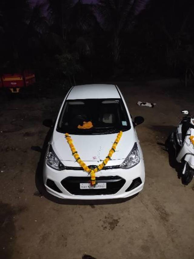 https://images10.gaadi.com/usedcar_image/3606760/original/processed_a6d7c981-9aba-41f4-a9ff-3ac8ad7e74b3.jpg?imwidth=6402