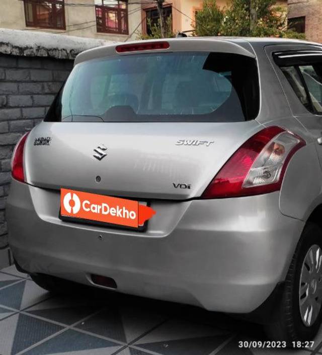 https://images10.gaadi.com/usedcar_image/3606870/original/processed_e2306222-cfea-4b9b-875c-b301d15e2190.jpg?imwidth=6401