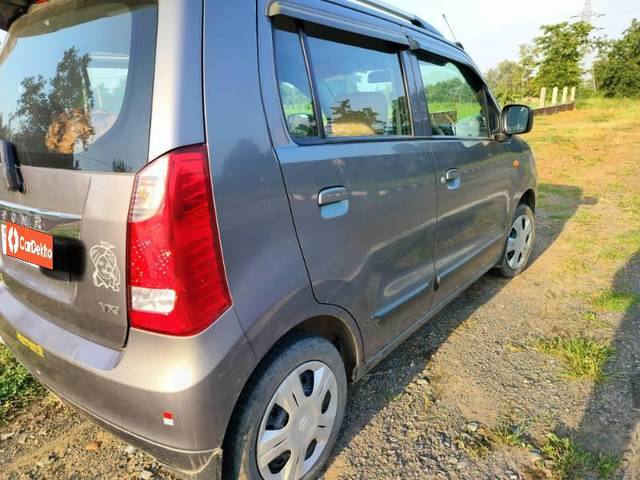 https://images10.gaadi.com/usedcar_image/3606997/original/processed_a34f3eb2-c795-42a4-9b90-423bb147999d.jpg?imwidth=6402