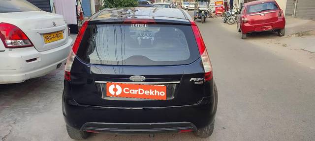 https://images10.gaadi.com/usedcar_image/3607014/original/processed_70141039-f798-4d49-beed-58e9a4777277.jpg?imwidth=6401
