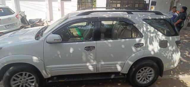 https://images10.gaadi.com/usedcar_image/3607370/original/29__VCC_IMG_1695962311534_1796662_95_1695962558.jpg?imwidth=6401