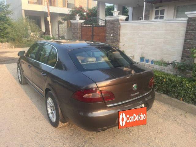 https://images10.gaadi.com/usedcar_image/3607381/original/processed_112467e4-4c86-441b-8683-225d995e5249.jpeg?imwidth=6402