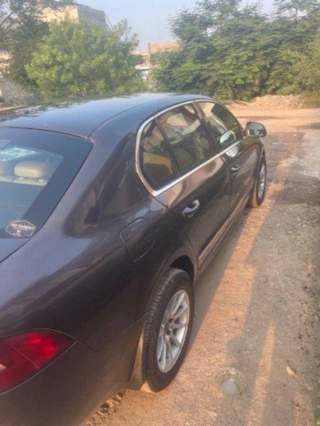 https://images10.gaadi.com/usedcar_image/3607381/original/processed_2aab87fe-11b3-4c10-b629-146f0bfaec25.jpeg?imwidth=6400