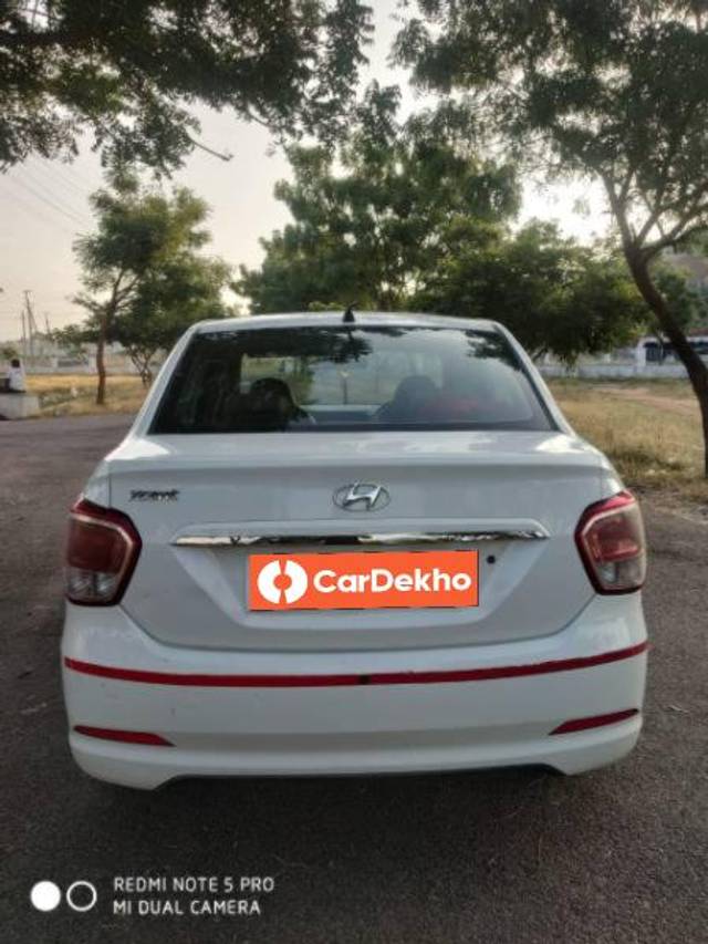https://images10.gaadi.com/usedcar_image/3607646/original/processed_ccd1e3c8-59e1-4016-b6d6-f744fcae4ba2.jpg?imwidth=6400