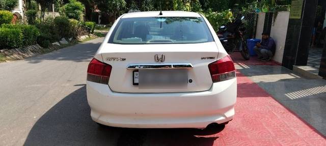 https://images10.gaadi.com/usedcar_image/3607886/original/29__VCC_1796827_96_1695980146.jpg?imwidth=6402