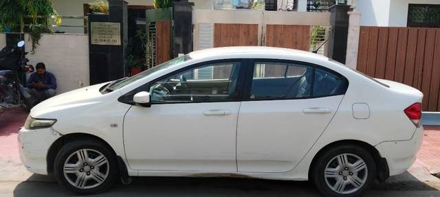 https://images10.gaadi.com/usedcar_image/3607886/original/29__VCC_IMG_1695974645593_1796827_95_1695974994.jpg?imwidth=6401