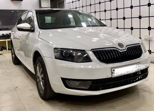 https://images10.gaadi.com/usedcar_image/3608091/original/img2885338__used_car_2885338_1696594503.jpg?imwidth=6401